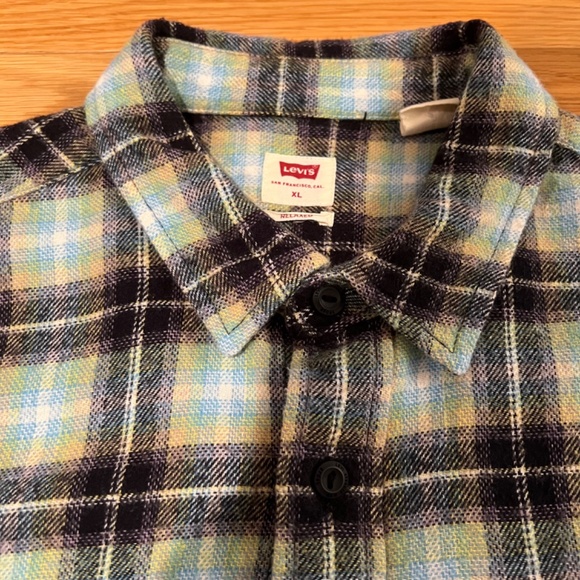 Levis Flannel Workwear Button Up Shirt - Picture 2 of 3